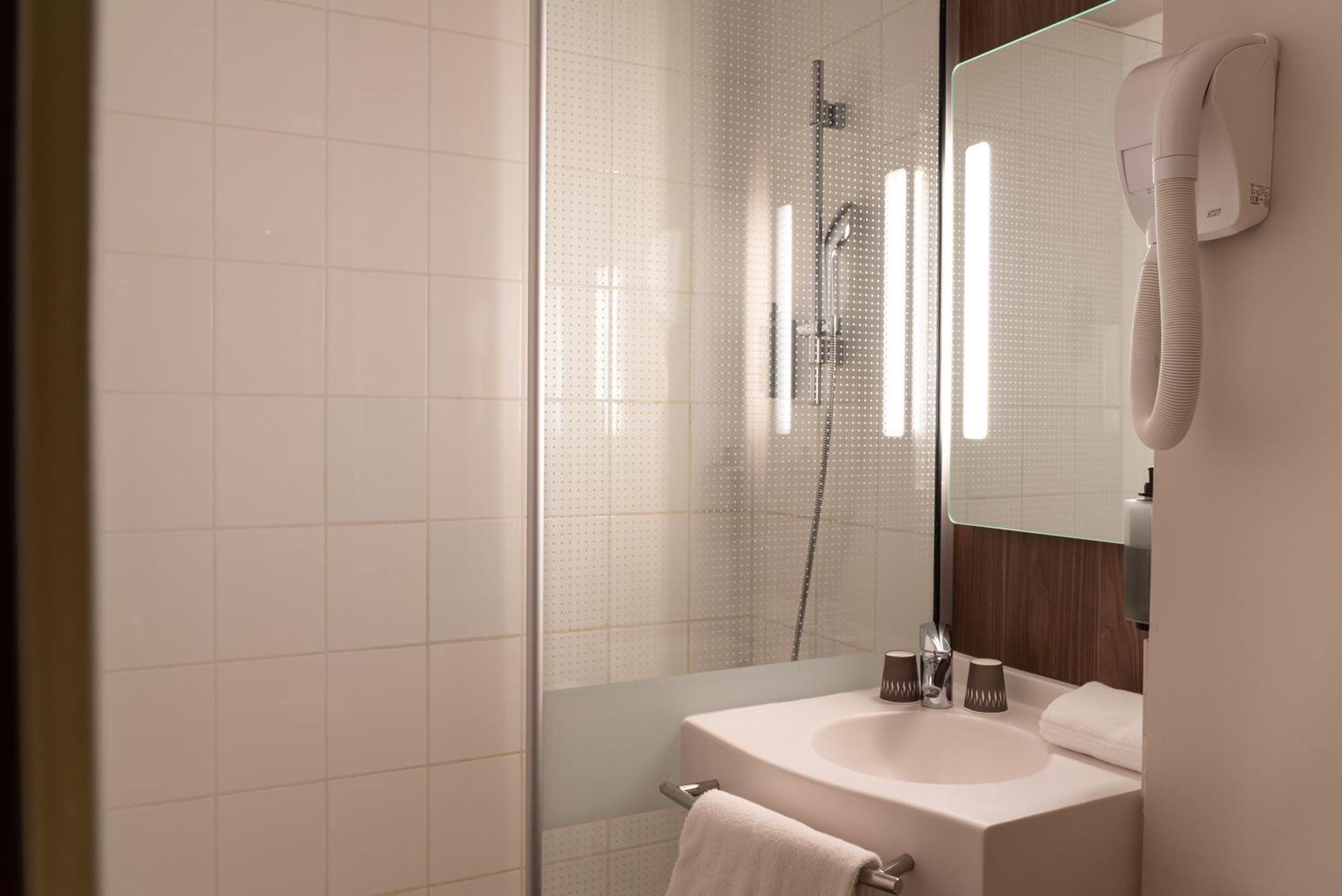 Ibis Styles Rouen Parc Expos Zenith Hotell Saint-Étienne-du-Rouvray Exteriör bild
